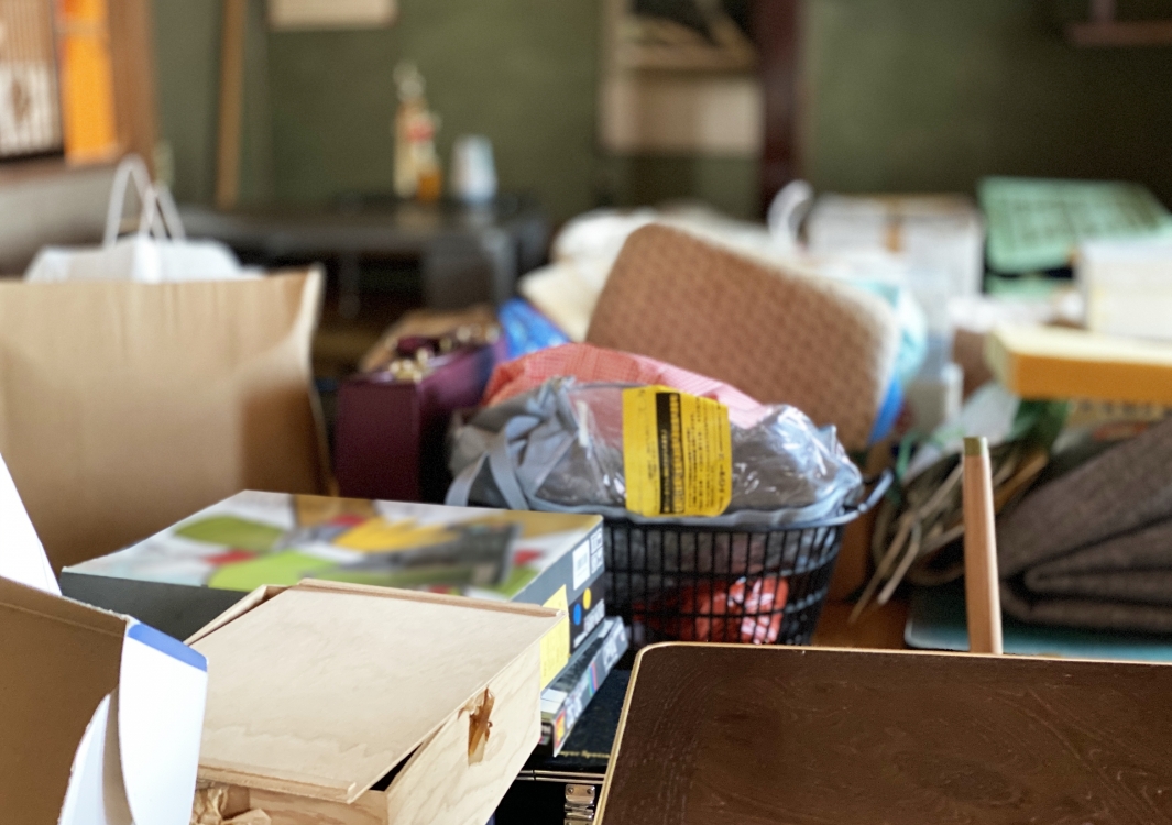 室内状況を確認したうえでの仕分け作業