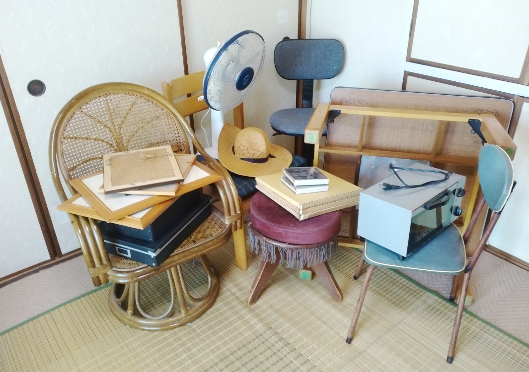 必要な物と向き合う仕分け作業