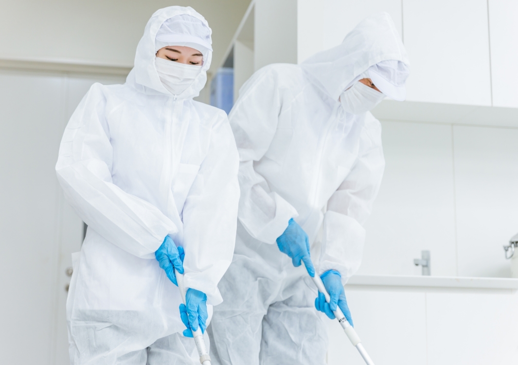 現場状況に応じた汚れの除去作業