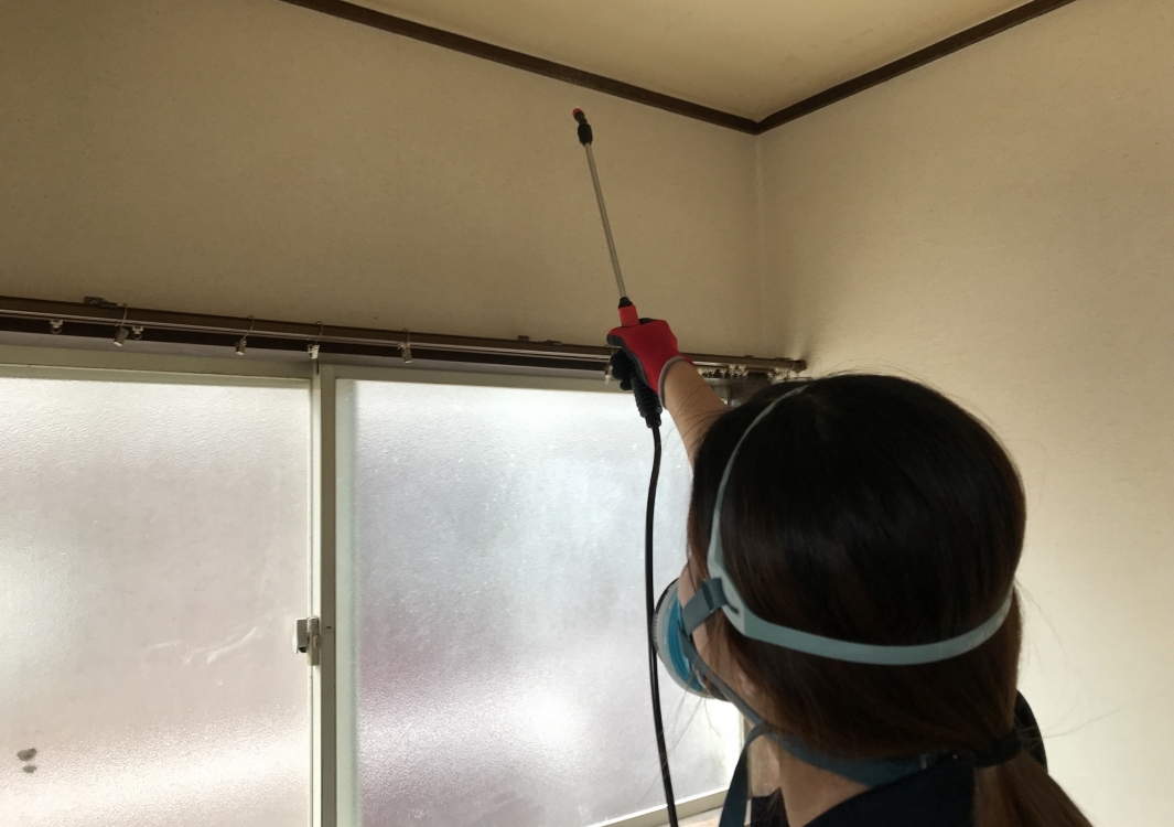 室内環境を整えるための清掃作業